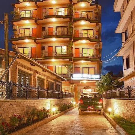 Hotel Crystal Palace Pokhara Esterno foto