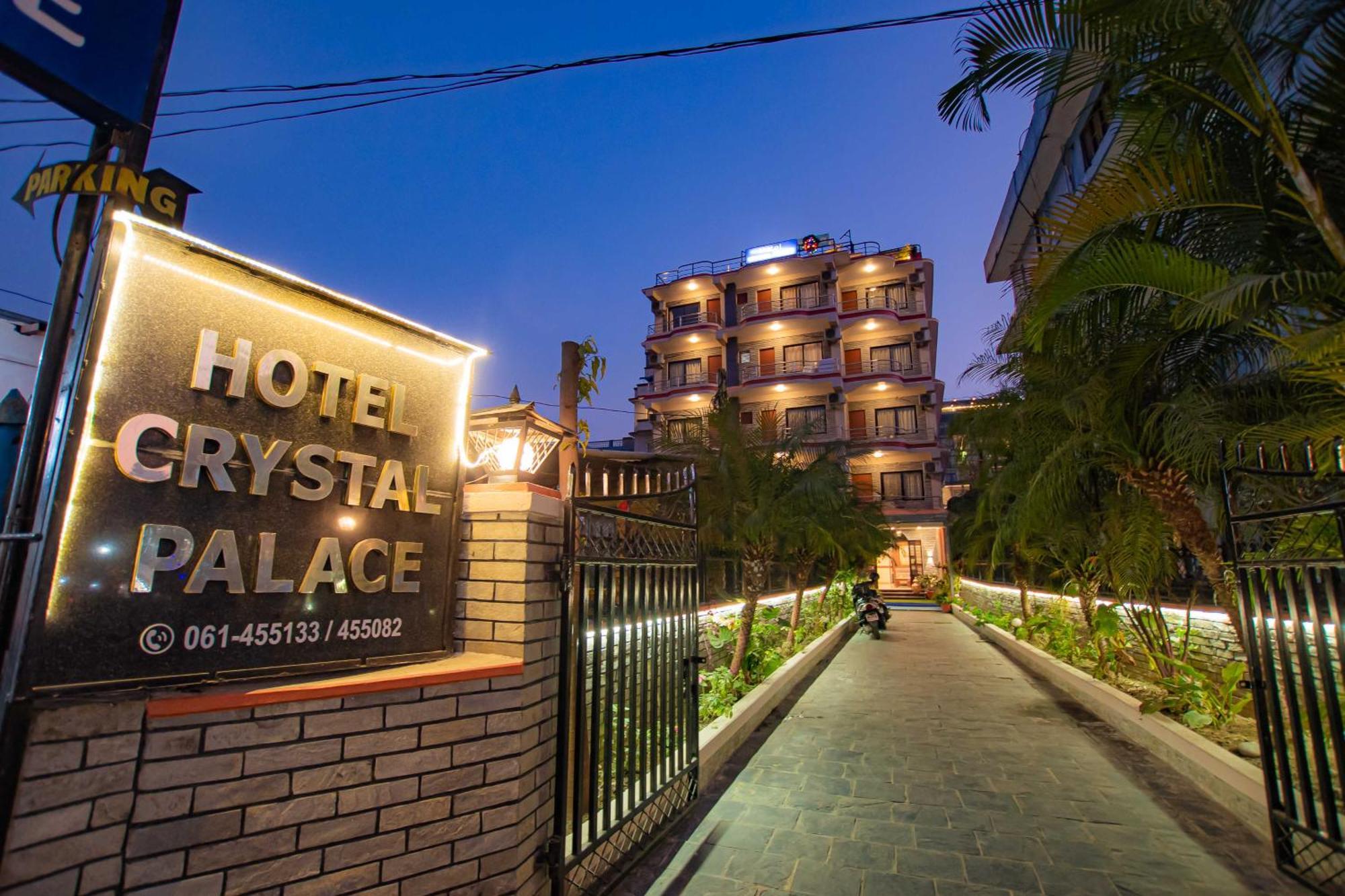 Hotel Crystal Palace Pokhara Esterno foto