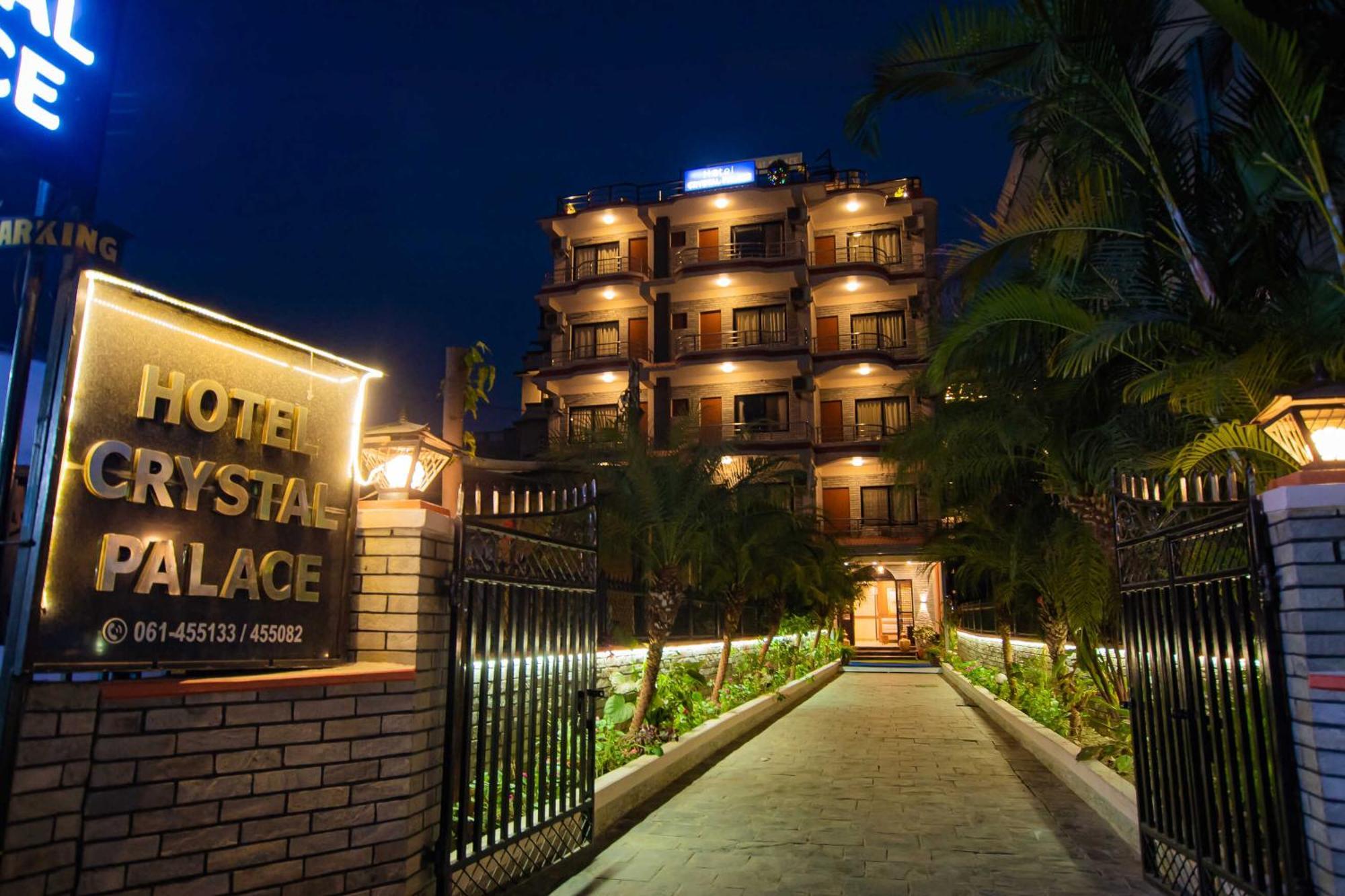 Hotel Crystal Palace Pokhara Esterno foto